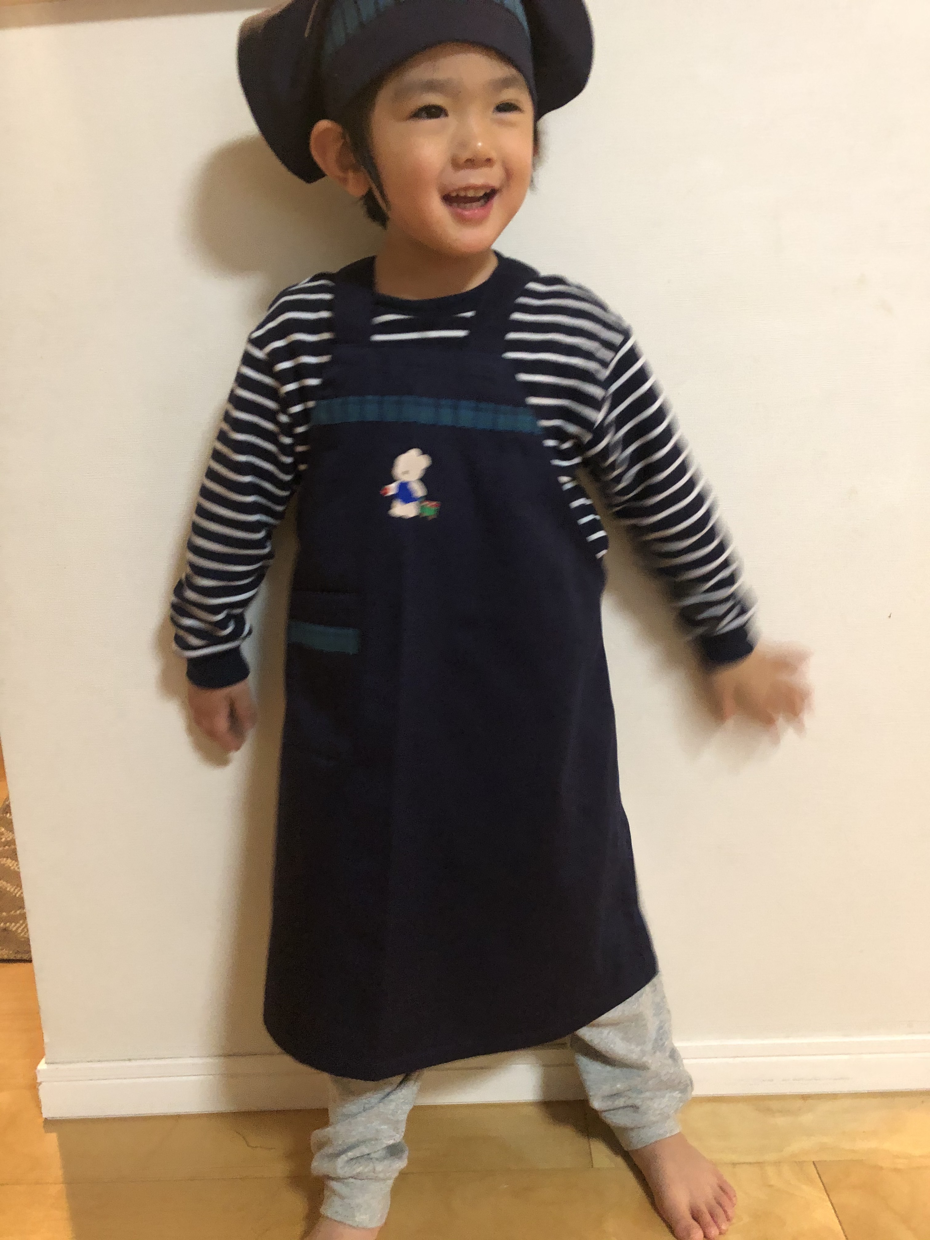 洋服通販 - 新作アイテムを 箱付き ファミリア Mサイズ セット 新品未使用 帽子 エプロン エプロン