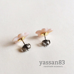 【再販】儚い桜のシェルピアス 2枚目の画像
