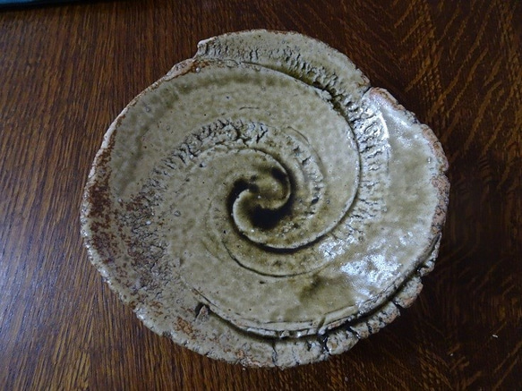 ビードロ釉渦巻き皿（作品番号S-34) 2枚目の画像