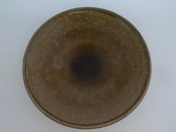 土灰釉７寸皿（作品番号S-047） 2枚目の画像
