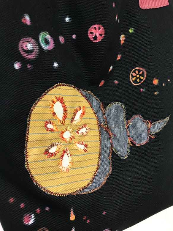 れんこんのトートバッグ　黒×赤茶×ピンク《刺繍＆手描き》秋色 6枚目の画像