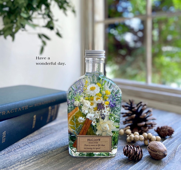 ハーバリウム  liqueur bottle 〜絵本の中の花畑〜　オレンジの森　autumn no.1 1枚目の画像