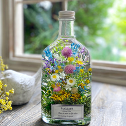 ハーバリウム　whiskey bottle　〜flower bed〜 2枚目の画像