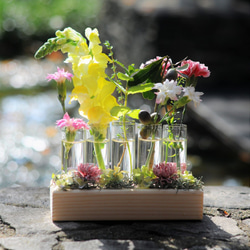 5輪挿しフラワースタンド「お花畑」　ウッドナチュラル 4枚目の画像