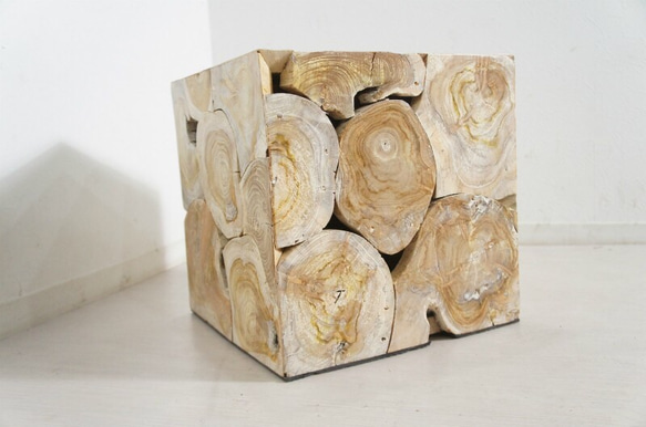 銘木 チーク ブロック スツール 椅子 天然木 無垢 キューブ 40cm ホワイトウォッシュ 3枚目の画像