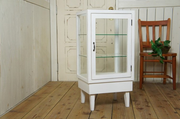 引取限定】アンティーク調 ガラス棚 白シャビー 飾り棚 ショー