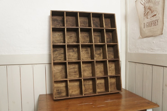 古木 木製小物入れ トレイ ラック 升箱 古い木箱 飾り棚　25マス 4枚目の画像