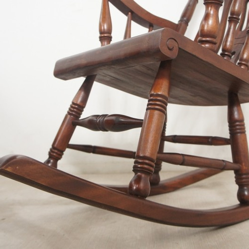 アンティーク調 マホガニー無垢材 ロッキングチェア 装飾彫刻 椅子