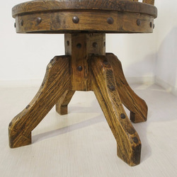 アウトレット オールドチーク無垢材 古材 回転アームチェア リベット付 銘木 椅子 3枚目の画像