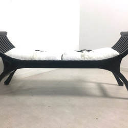 アンティーク調 チークスツール 毛皮 革張 無垢 ベンチ 椅子 黒 2枚目の画像
