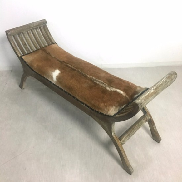 アンティーク調 チークスツール 毛皮 革張 無垢 ベンチ 椅子 1枚目の画像