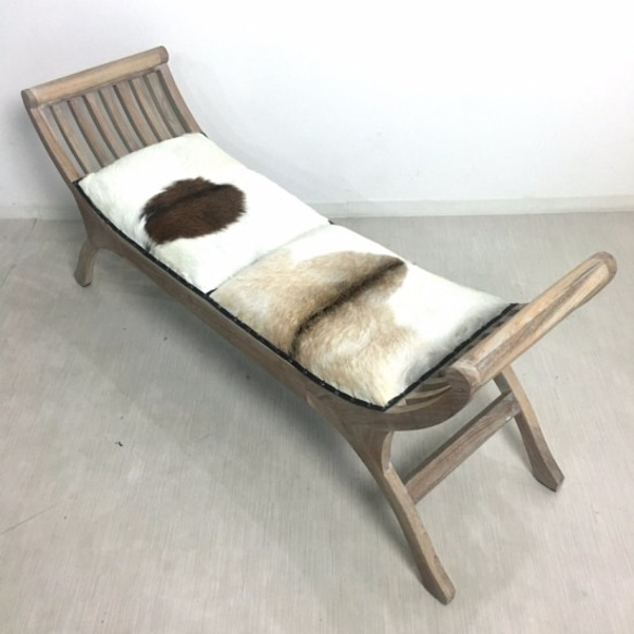 アンティーク調 チークスツール 毛皮 革張 無垢 ベンチ 椅子 白 1枚目の画像