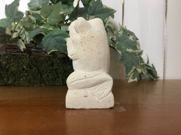 パラス石 石彫り バリ島 アジアン オブジェ 置物 カエル 10cm (お願い右向き) 手彫り彫刻 5枚目の画像