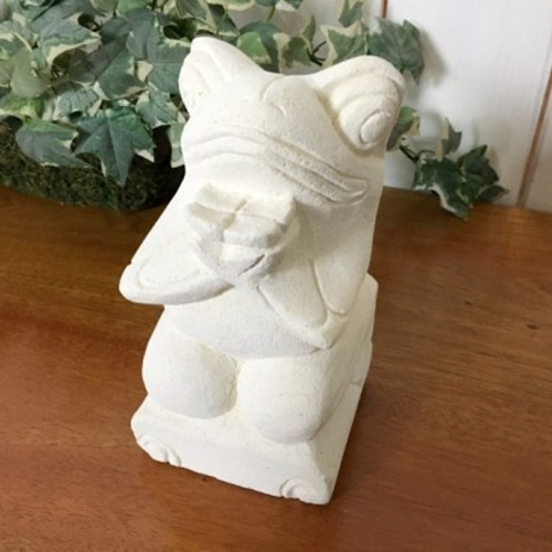 バリ島・ハンドメイド カエル彫刻 石材製 クリーム色15cm×15cm×32cm パラス石 石彫り バリ島 アジアン オブジェ 置物 カエル 15cm