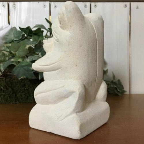 バリ島・ハンドメイド カエル彫刻 石材製 クリーム色15cm×15cm×32cm バリ島・ハンドメイド カエル彫刻 石材製 クリーム色15cm×15cm×32cm