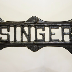 アンティーク シンガーミシン SINGER 脚 テーブル 作業台 机 網の目 リメイク 4枚目の画像