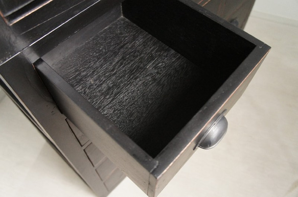 アンティーク調 スリムタイプ 食器棚 ガラス引き戸 抽斗15杯 ブラック 8枚目の画像