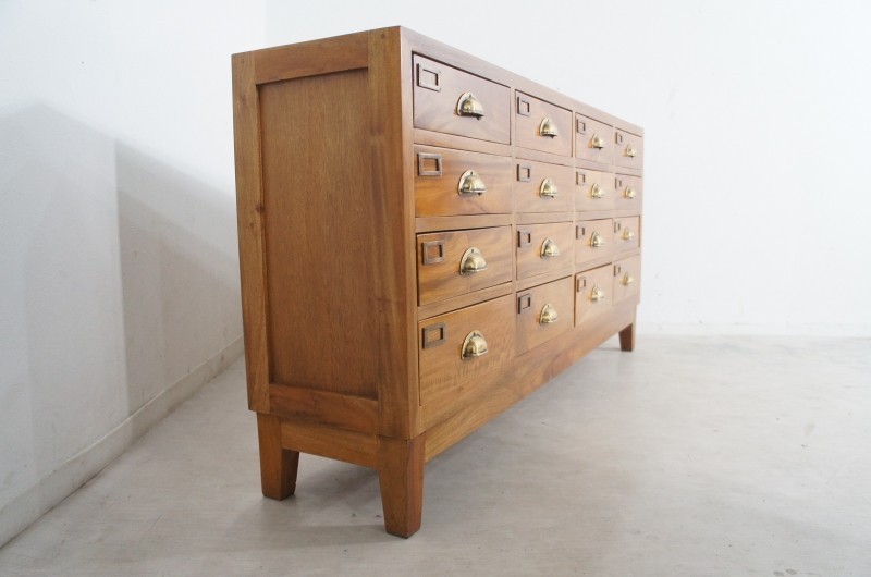 アンティーク調 脚付き 16杯引出し チェスト マホガニー 無垢材 幅143㎝ 収納【ナチュラル】che025