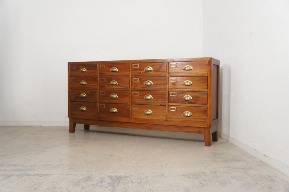 アンティーク調 脚付き 16杯引出し チェスト マホガニー 無垢材 幅143㎝ 収納【マホガニー】che025