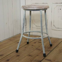 レトロな鉄脚スツール 座面チーク 無垢材 丸椅子 白 チェア 1枚目の画像