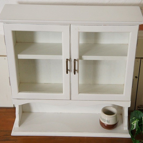 アンティーク調 白い小振りな卓上 カップボード 飾り棚 小物収納