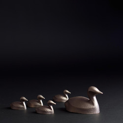 カイツブリのペーパーウェイト　琵琶湖の水鳥の置物　銅合金製 5枚目の画像