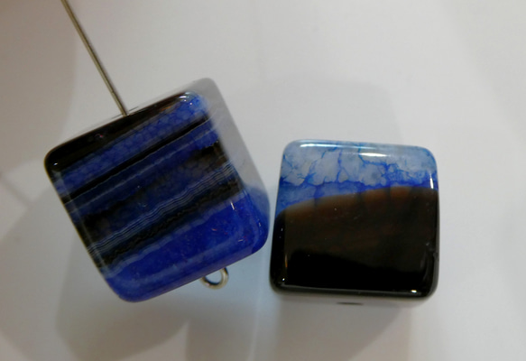 2個　シックな　ブルー＆ブラック　ドラゴンヴィーナスアゲート　キューブ型ビーズ　15x15㎜　 6枚目の画像