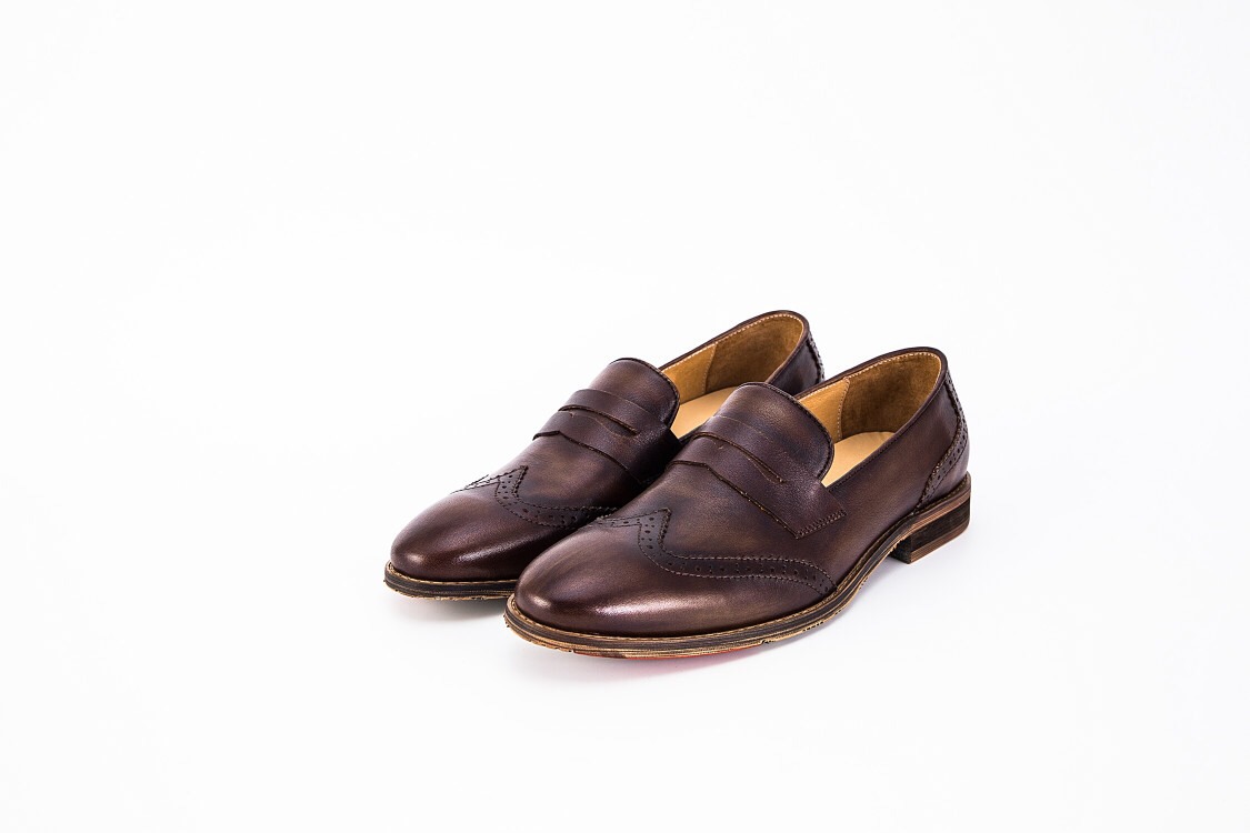 ヴィンテージ感ハラコレザーウイングチップハンドメイドカジュアル手作り子牛革モカシンシューズ コーヒー 送料無料