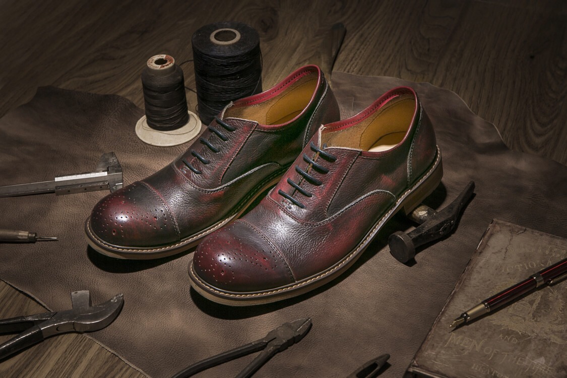 ラウンドトゥウイングチップハラコレザーカジュアル手作り子牛革靴シューズ ワインレッド 送料無料