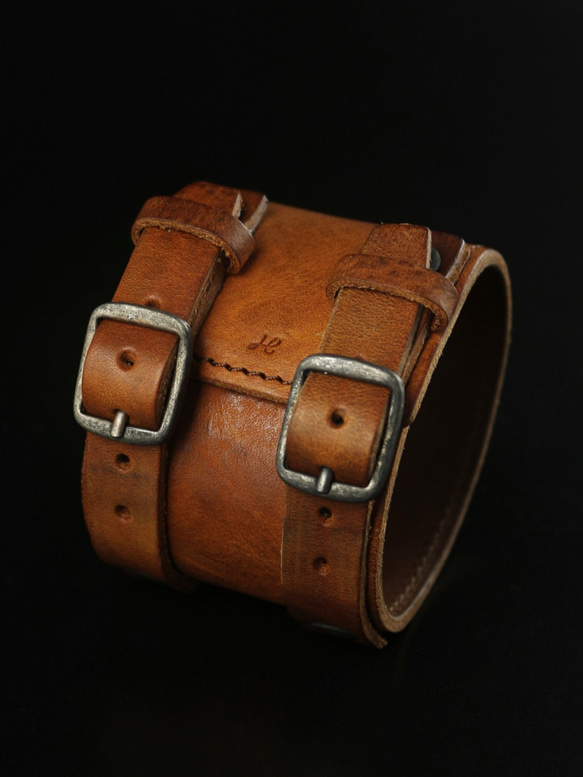 HEYOU Handmade - Leather Cuff 皮革手環 第1張的照片