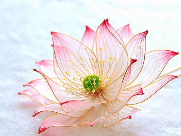 透明感あふれる蓮の簪.。.:*・゜ 蓮の簪(かんざし) | iichi 日々の暮らしを心地よくする