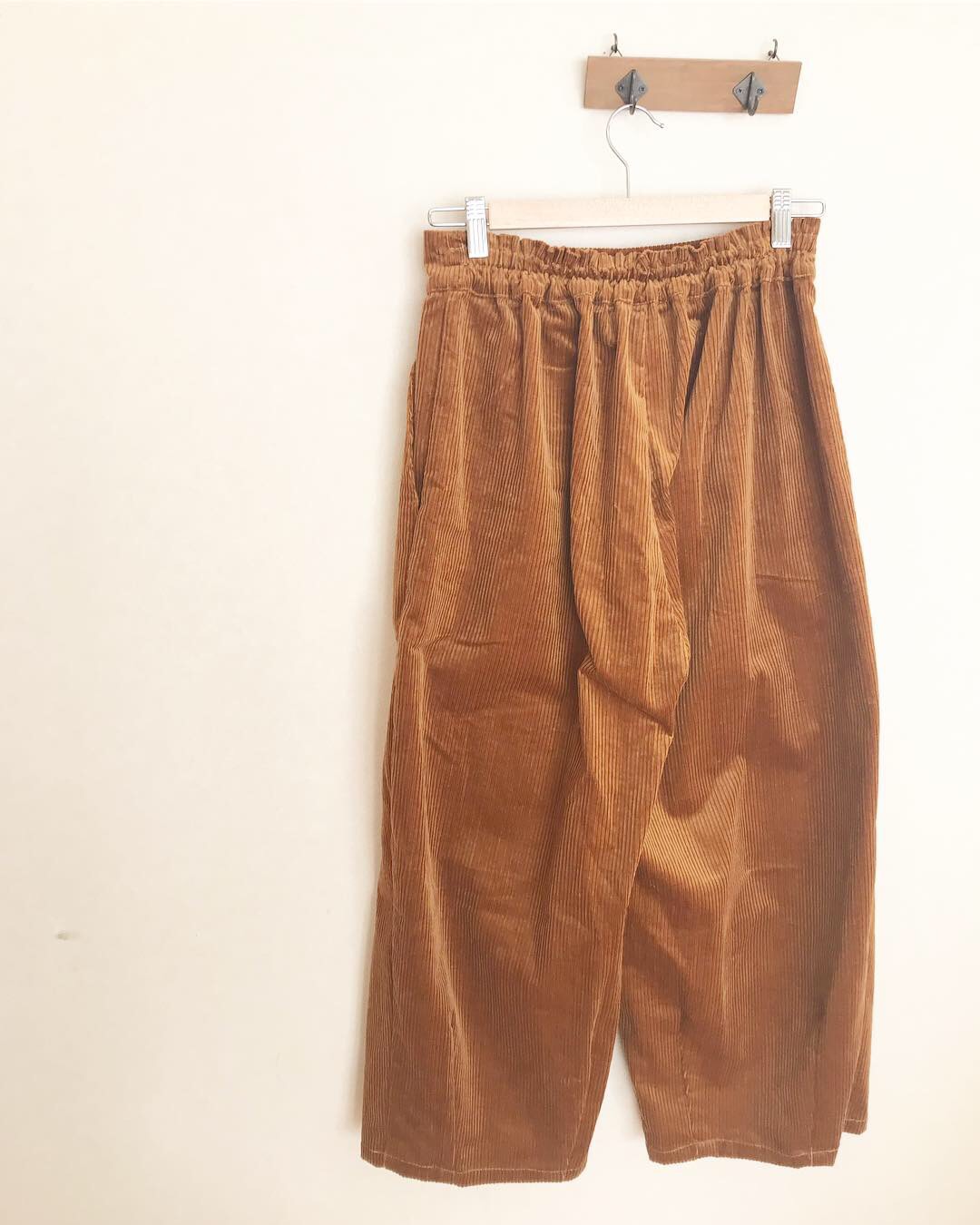 コーデュロイ バルーンパンツ