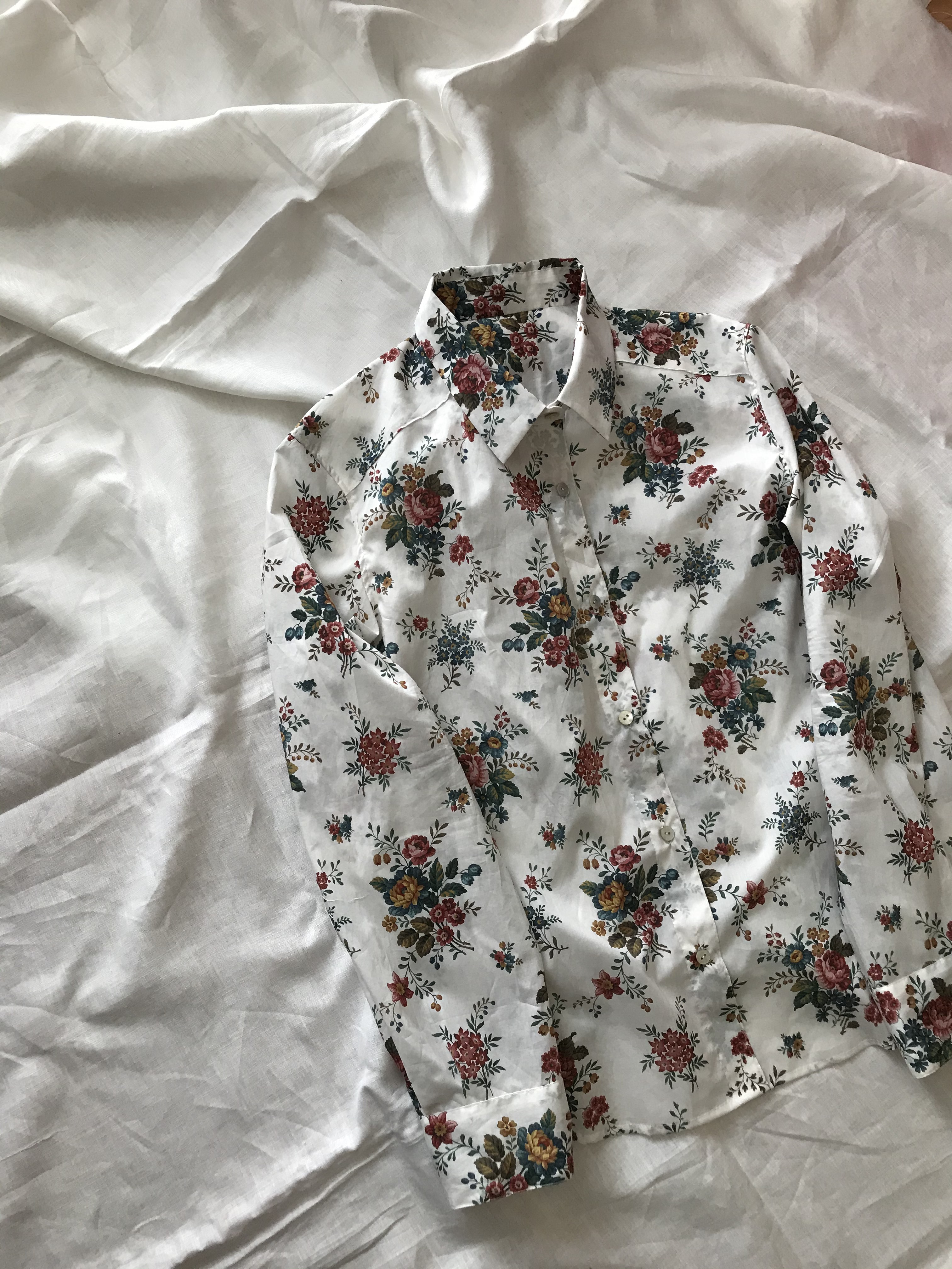 シャツブラウス