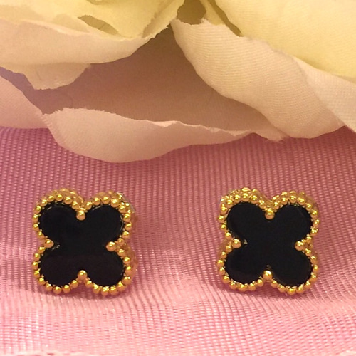 ヴァンクリ風オニキスクローバーモチーフピアス ピアス