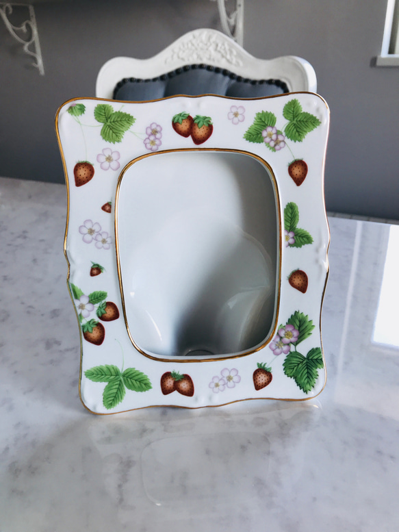 ワイルドストロベリー いちご柄 フォトフレーム 華やか金彩あり フォト