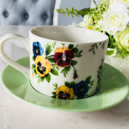 パンジー柄のティーカップ カップアンドソーサー ビオラ柄