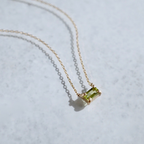 [August] Peridot baguette necklace [P086K10YG(PE)] 1枚目の画像