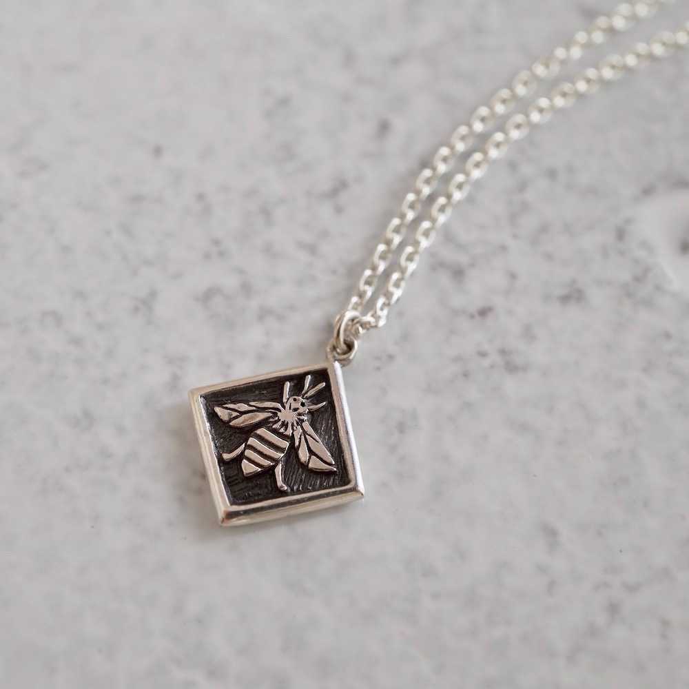 Bee pendant [P085SV]
