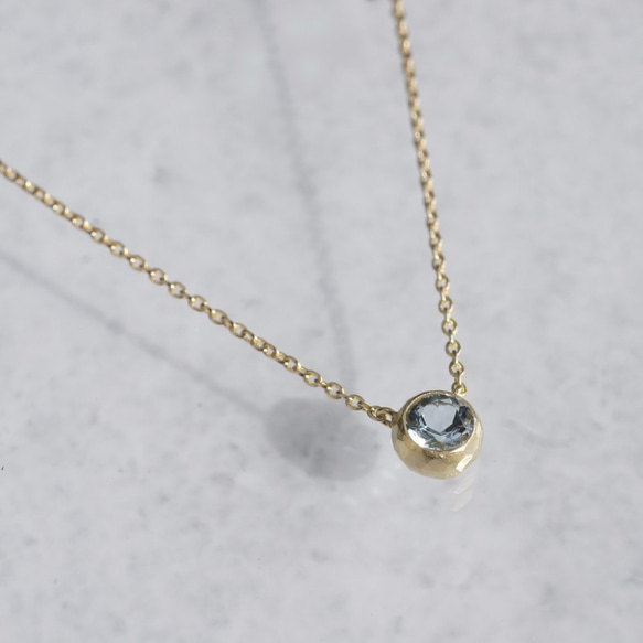 Aquamarine bezel necklace {P062K18YGAQ} 第2張的照片