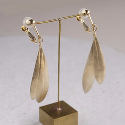 Olive leaves earrings {EP048K10} 2枚目の画像