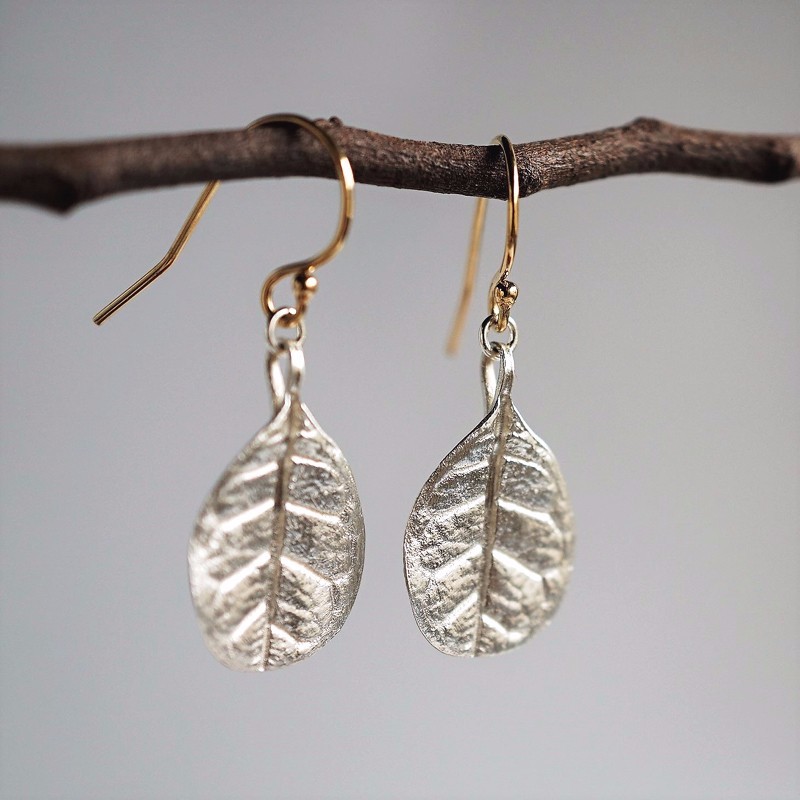 Feijoa leaf earrings (small) [EP052SV]