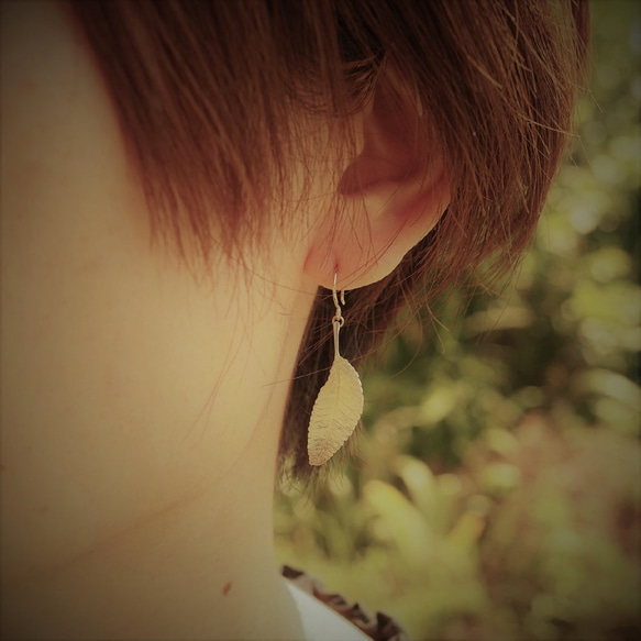 Elm leaf earrings [EP054K10] 4枚目の画像