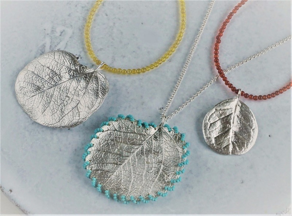 Feijoa leaf necklace (round) {P074SV(NS)} 第4張的照片