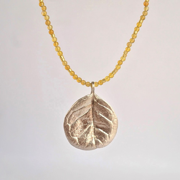 Feijoa leaf necklace (round) {P074SV(NS)} 3枚目の画像