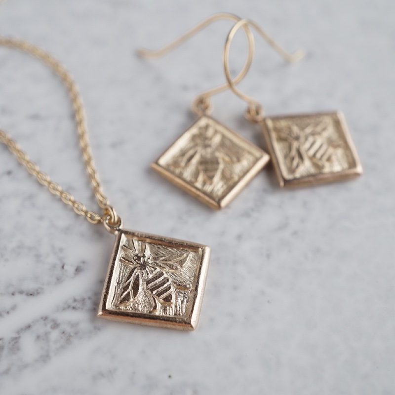 Bee earrings [EP060K10YG]