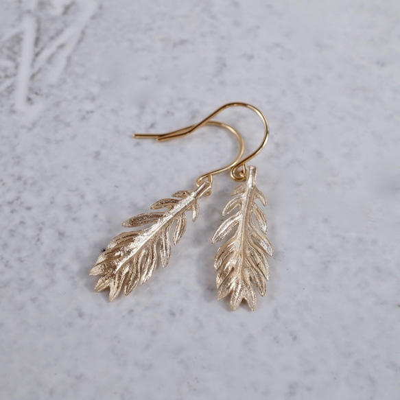 Daisy leaf earrings [EP066K10] 1枚目の画像