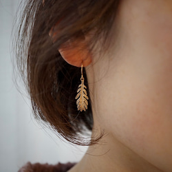 Daisy leaf earrings [EP066K10] 4枚目の画像
