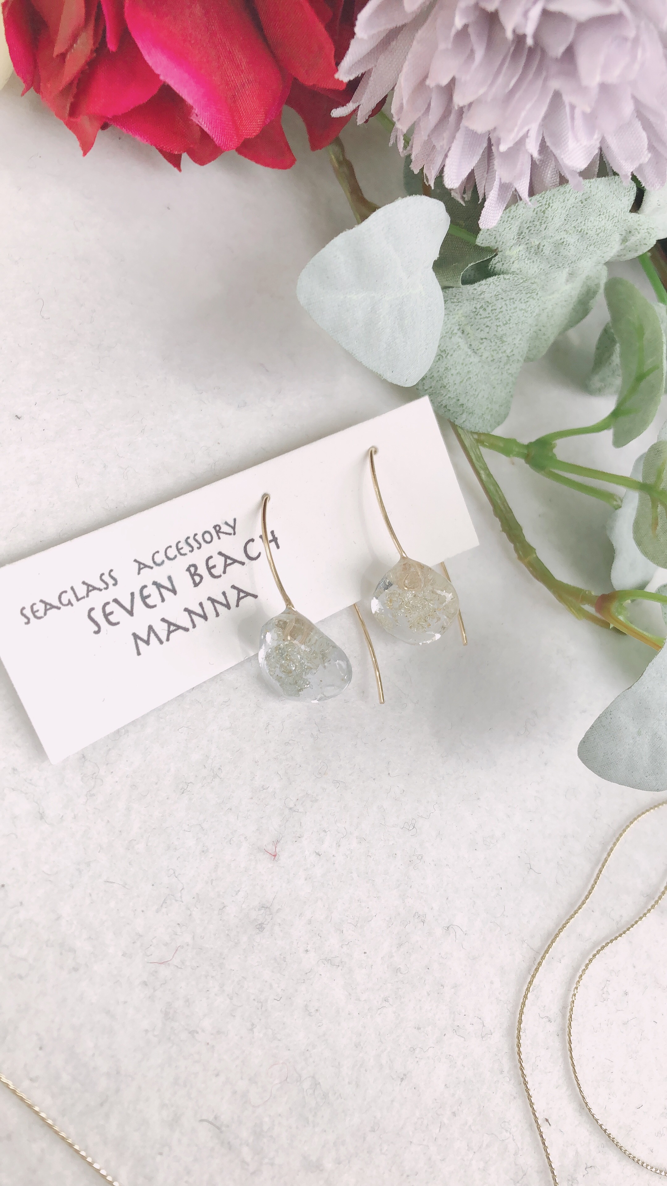 シーグラス　「海からの花露」　クリア　シーグラス　プラチナ箔　ピアス　個性　一点物　透き通る　天然石