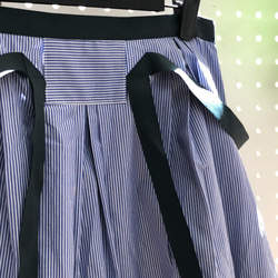 HOLOGRAPHIC TRANSPARENT STRIPE LAYERED BLUE SKIRT 第5張的照片