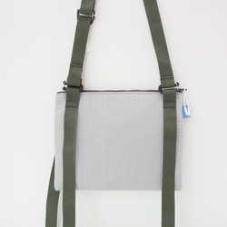 個性質感袋子 | 灰色 | 斜跨輕量拼色防水隨行小包 | THELAYERS 第3張的照片